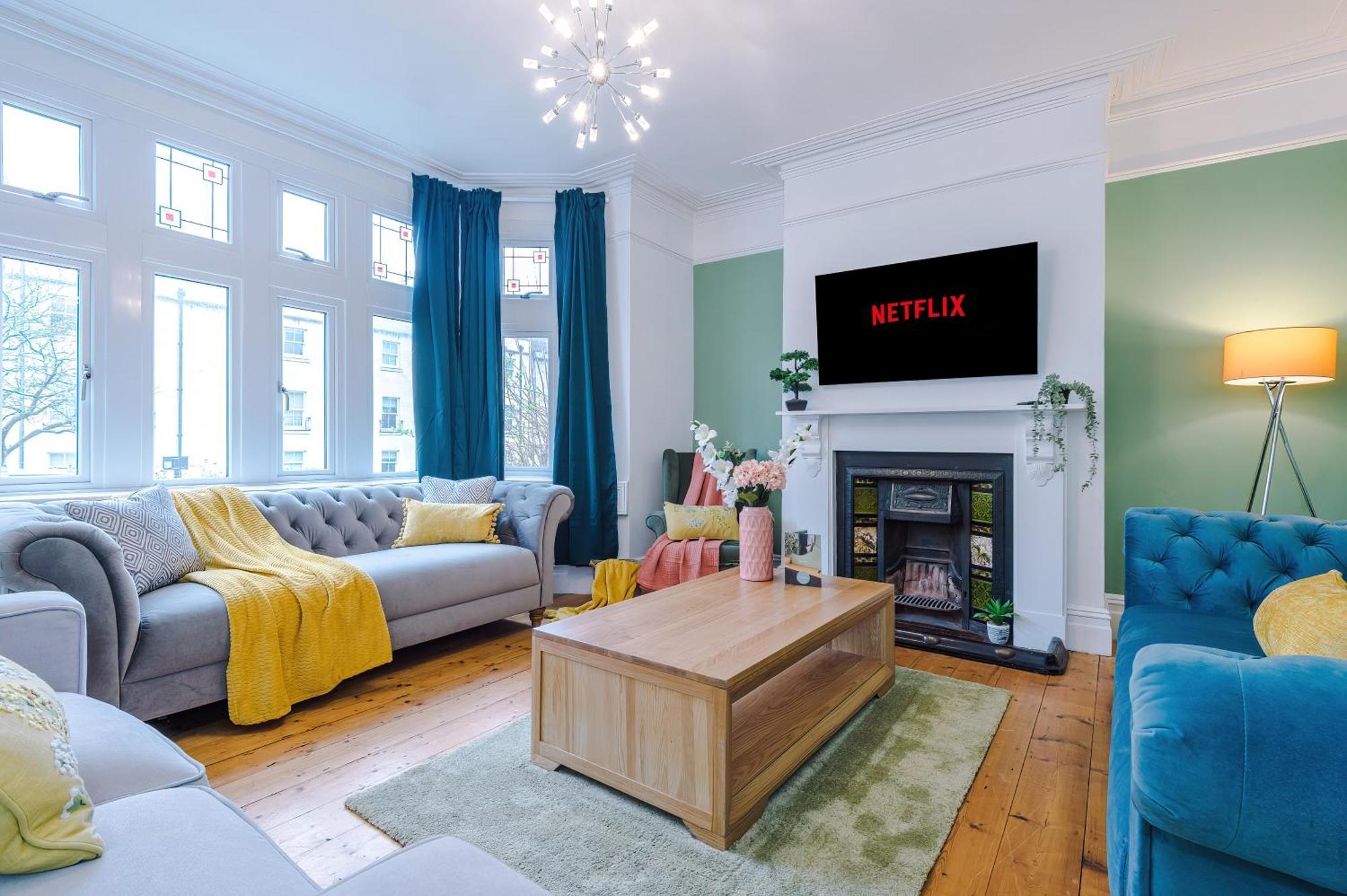 Incredible - Five Bedroom - 7 Actual Beds - 6 Bathroom House By Purestay - Central Bath With Parking Extérieur photo