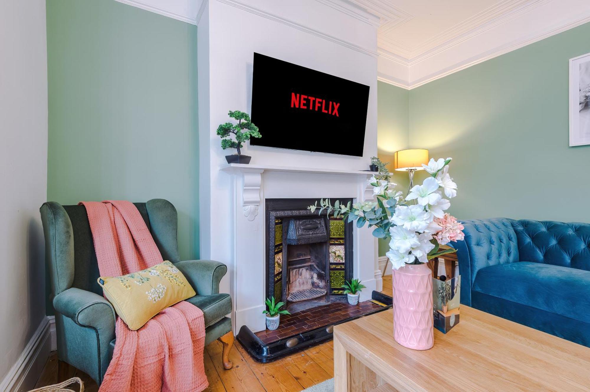 Incredible - Five Bedroom - 7 Actual Beds - 6 Bathroom House By Purestay - Central Bath With Parking Extérieur photo