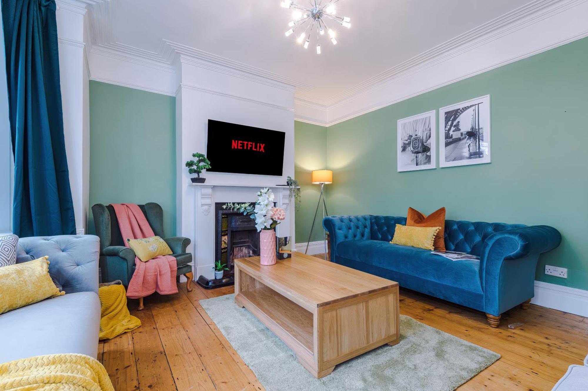 Incredible - Five Bedroom - 7 Actual Beds - 6 Bathroom House By Purestay - Central Bath With Parking Extérieur photo