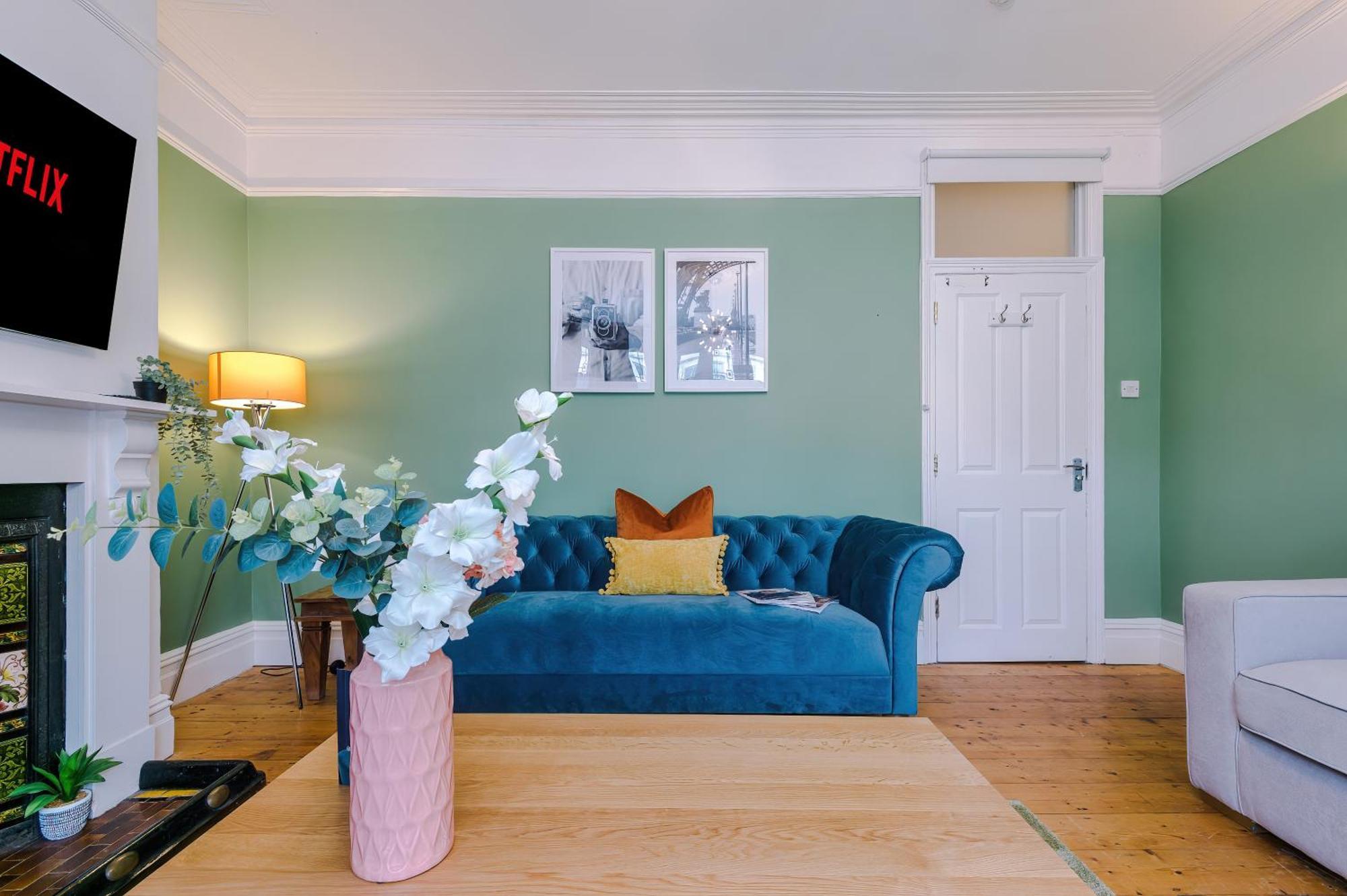 Incredible - Five Bedroom - 7 Actual Beds - 6 Bathroom House By Purestay - Central Bath With Parking Extérieur photo