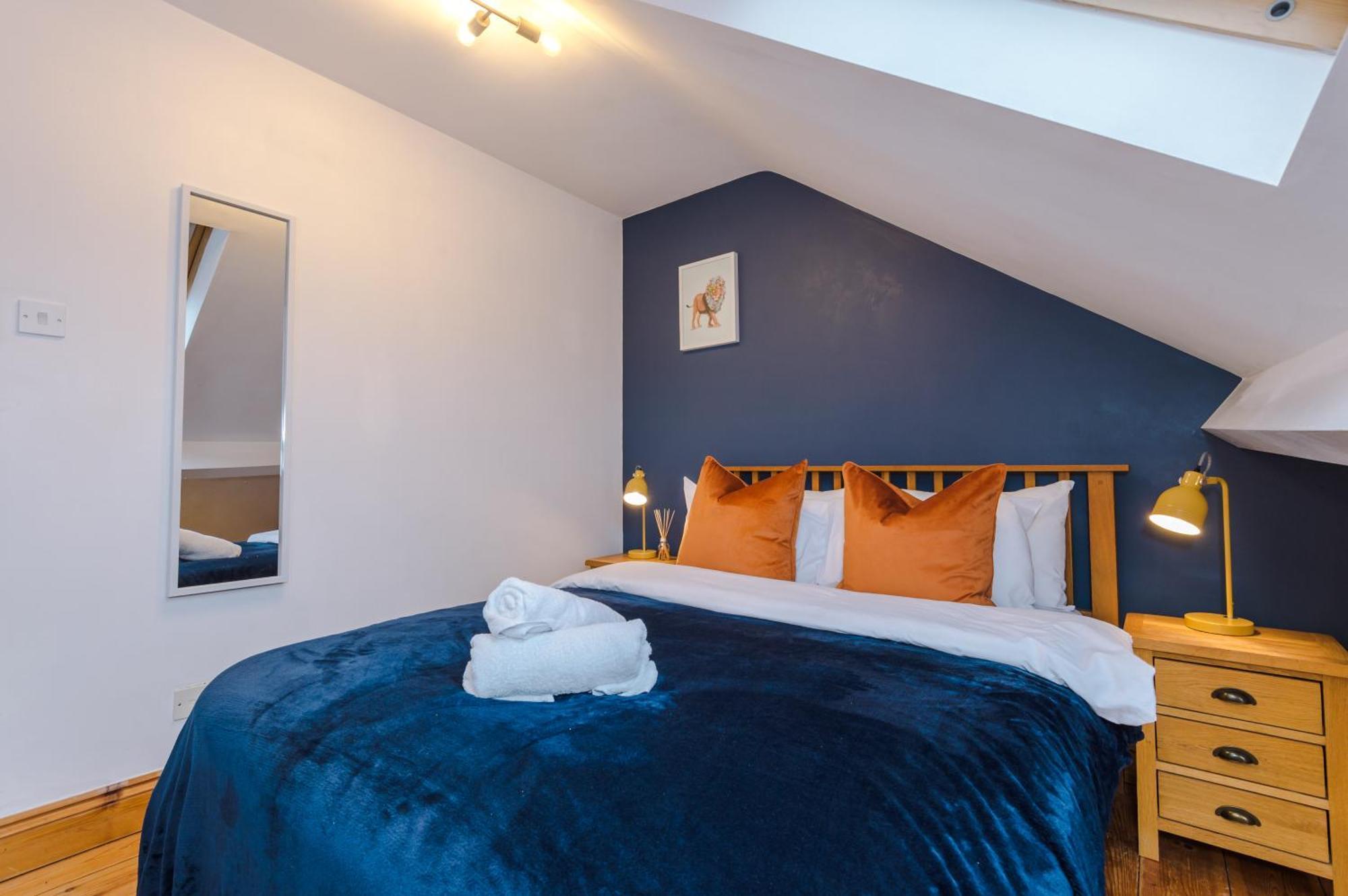 Incredible - Five Bedroom - 7 Actual Beds - 6 Bathroom House By Purestay - Central Bath With Parking Extérieur photo