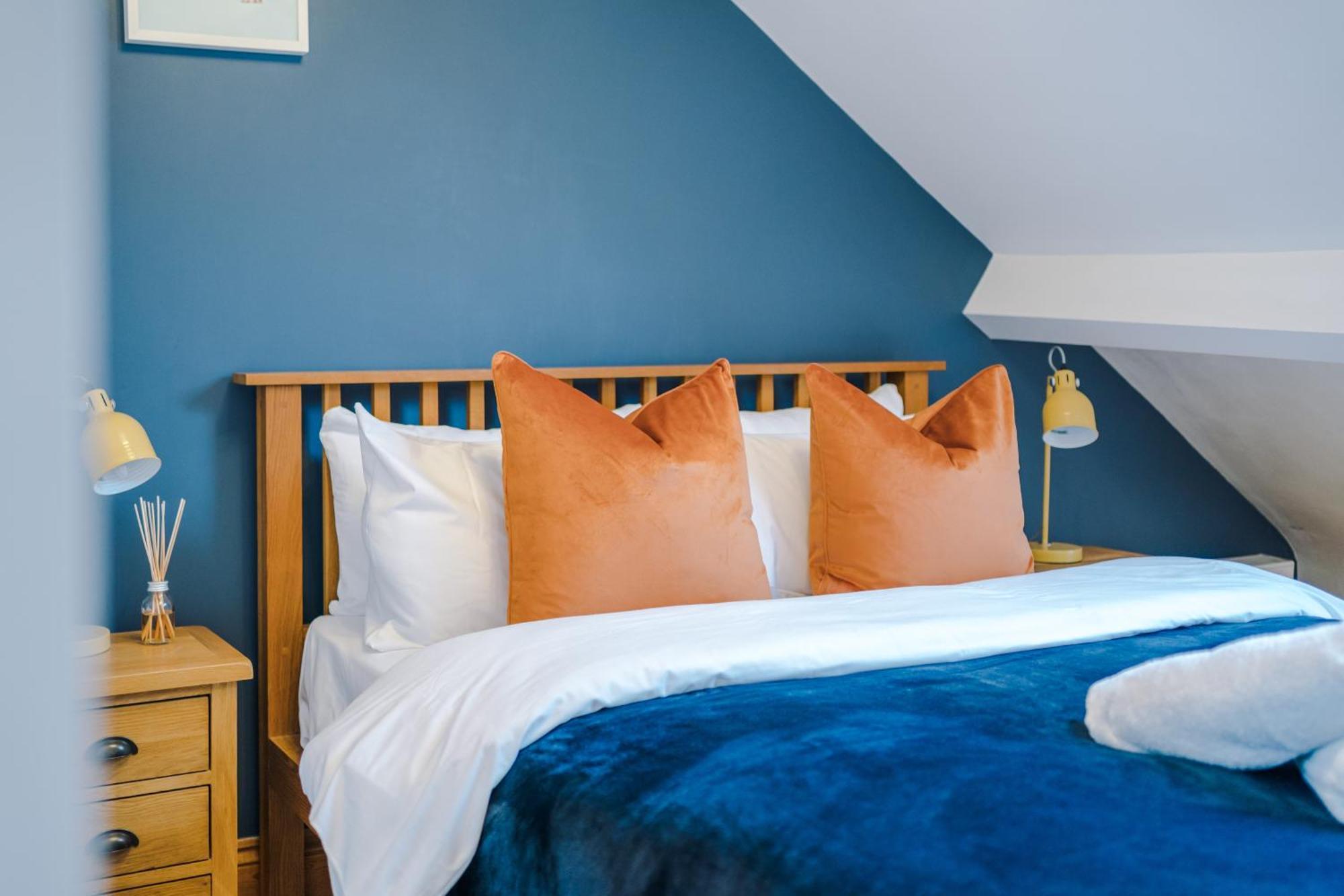Incredible - Five Bedroom - 7 Actual Beds - 6 Bathroom House By Purestay - Central Bath With Parking Extérieur photo