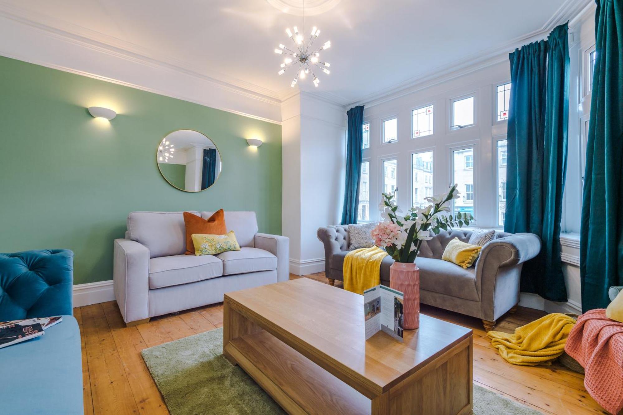 Incredible - Five Bedroom - 7 Actual Beds - 6 Bathroom House By Purestay - Central Bath With Parking Extérieur photo