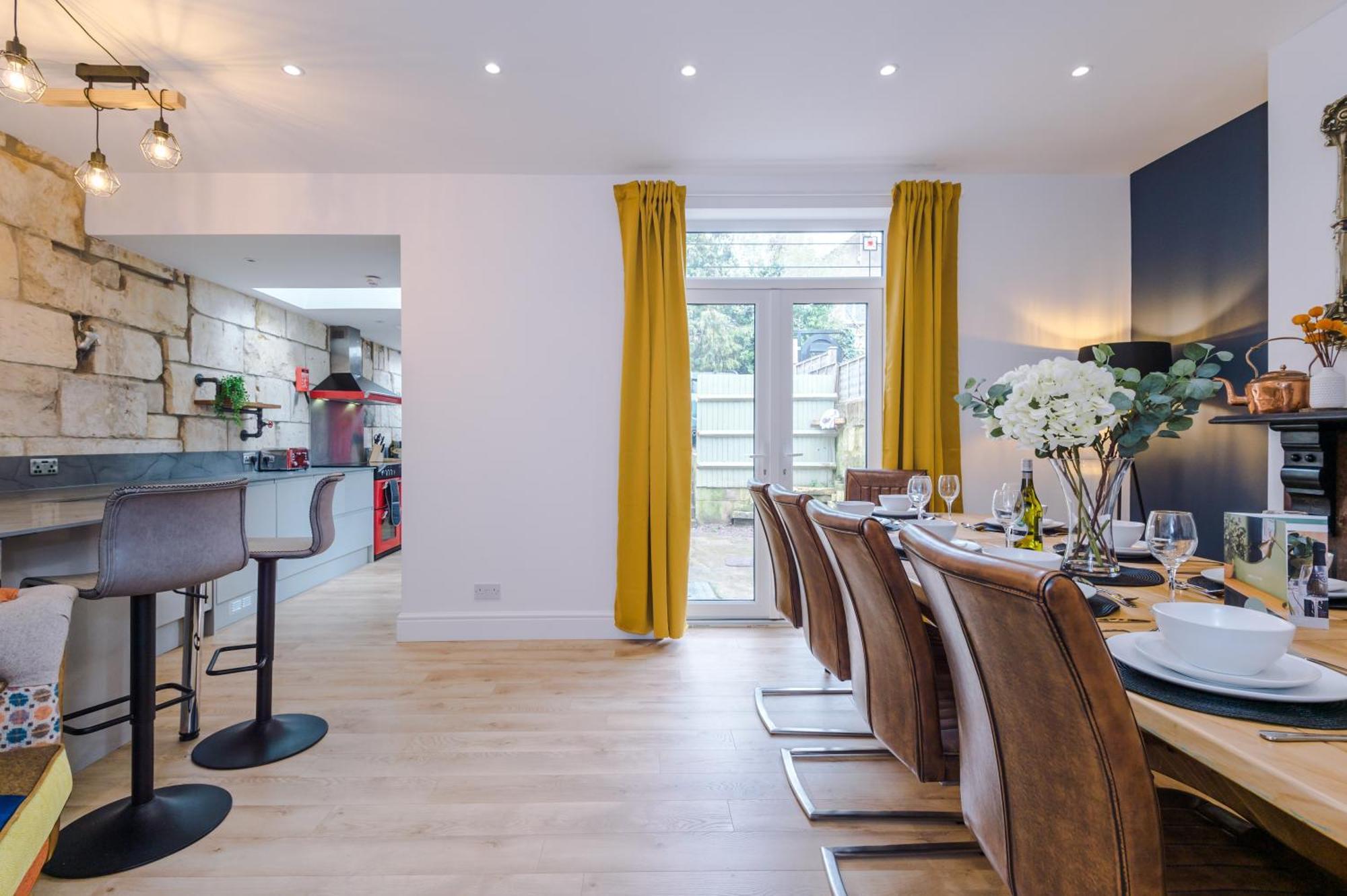 Incredible - Five Bedroom - 7 Actual Beds - 6 Bathroom House By Purestay - Central Bath With Parking Extérieur photo