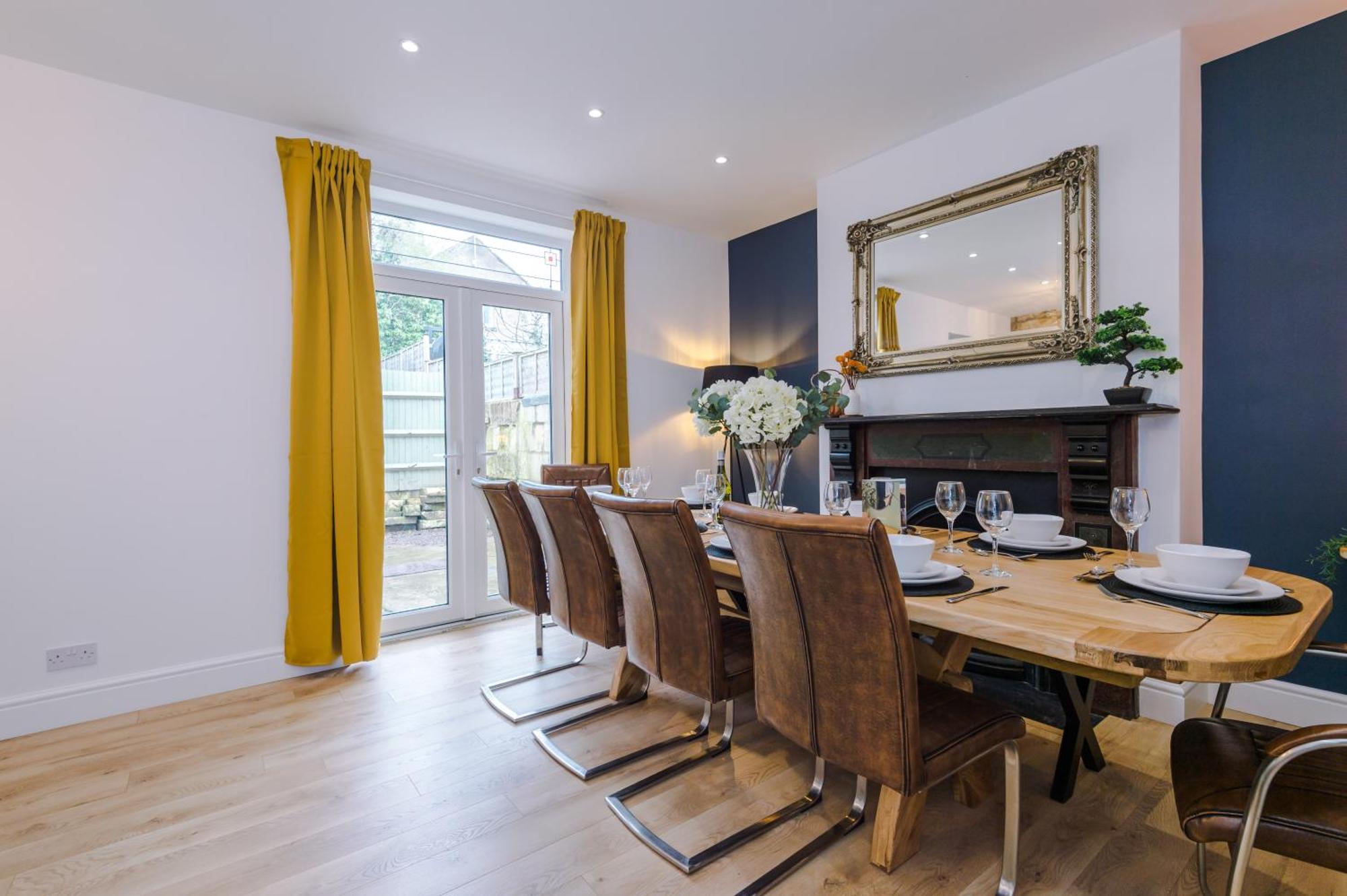 Incredible - Five Bedroom - 7 Actual Beds - 6 Bathroom House By Purestay - Central Bath With Parking Extérieur photo