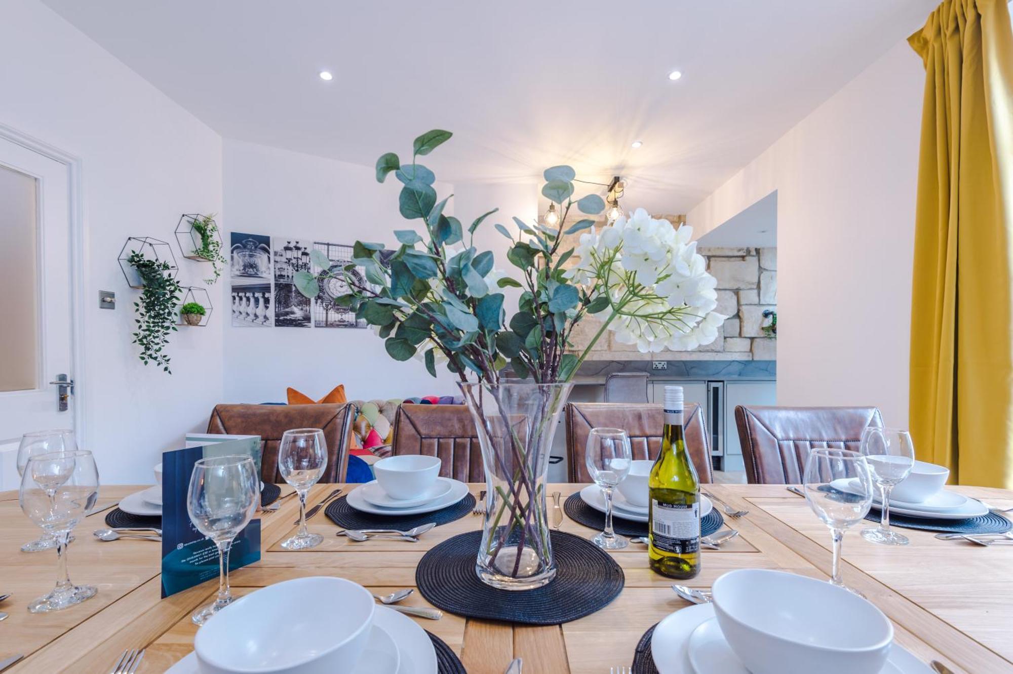 Incredible - Five Bedroom - 7 Actual Beds - 6 Bathroom House By Purestay - Central Bath With Parking Extérieur photo