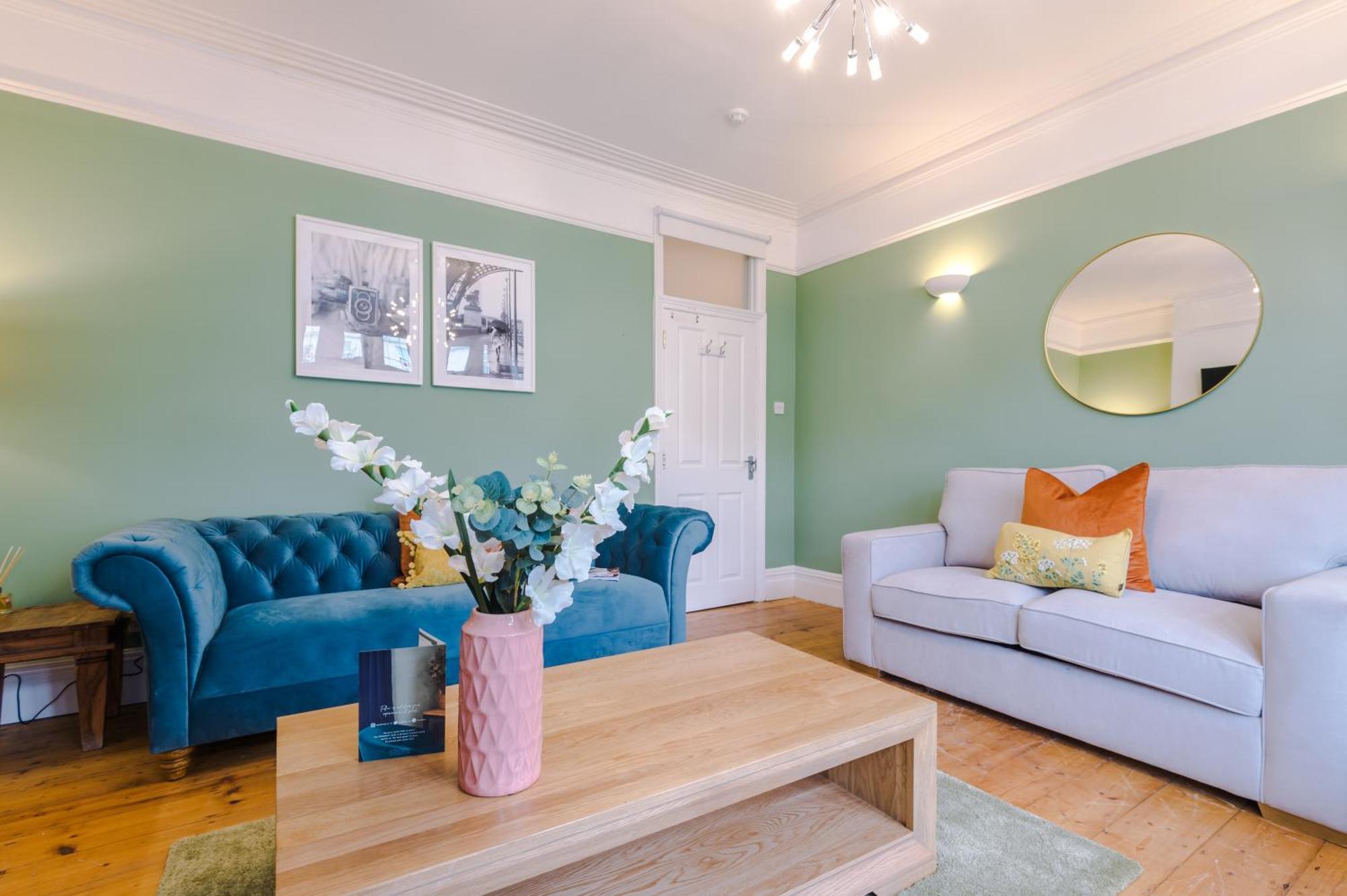 Incredible - Five Bedroom - 7 Actual Beds - 6 Bathroom House By Purestay - Central Bath With Parking Extérieur photo