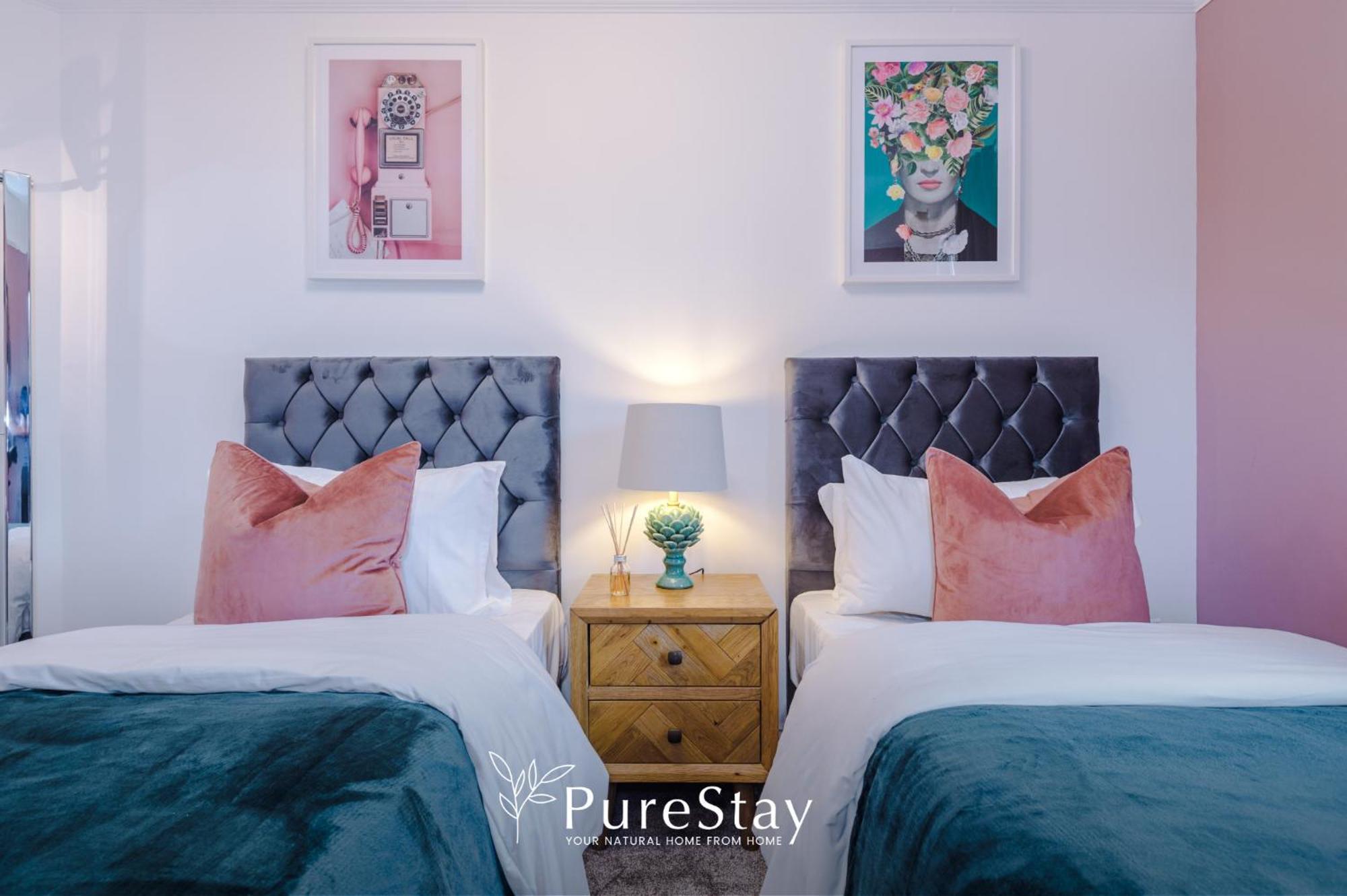 Incredible - Five Bedroom - 7 Actual Beds - 6 Bathroom House By Purestay - Central Bath With Parking Extérieur photo