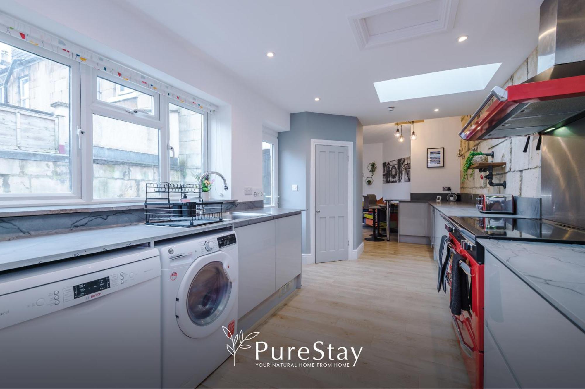 Incredible - Five Bedroom - 7 Actual Beds - 6 Bathroom House By Purestay - Central Bath With Parking Extérieur photo