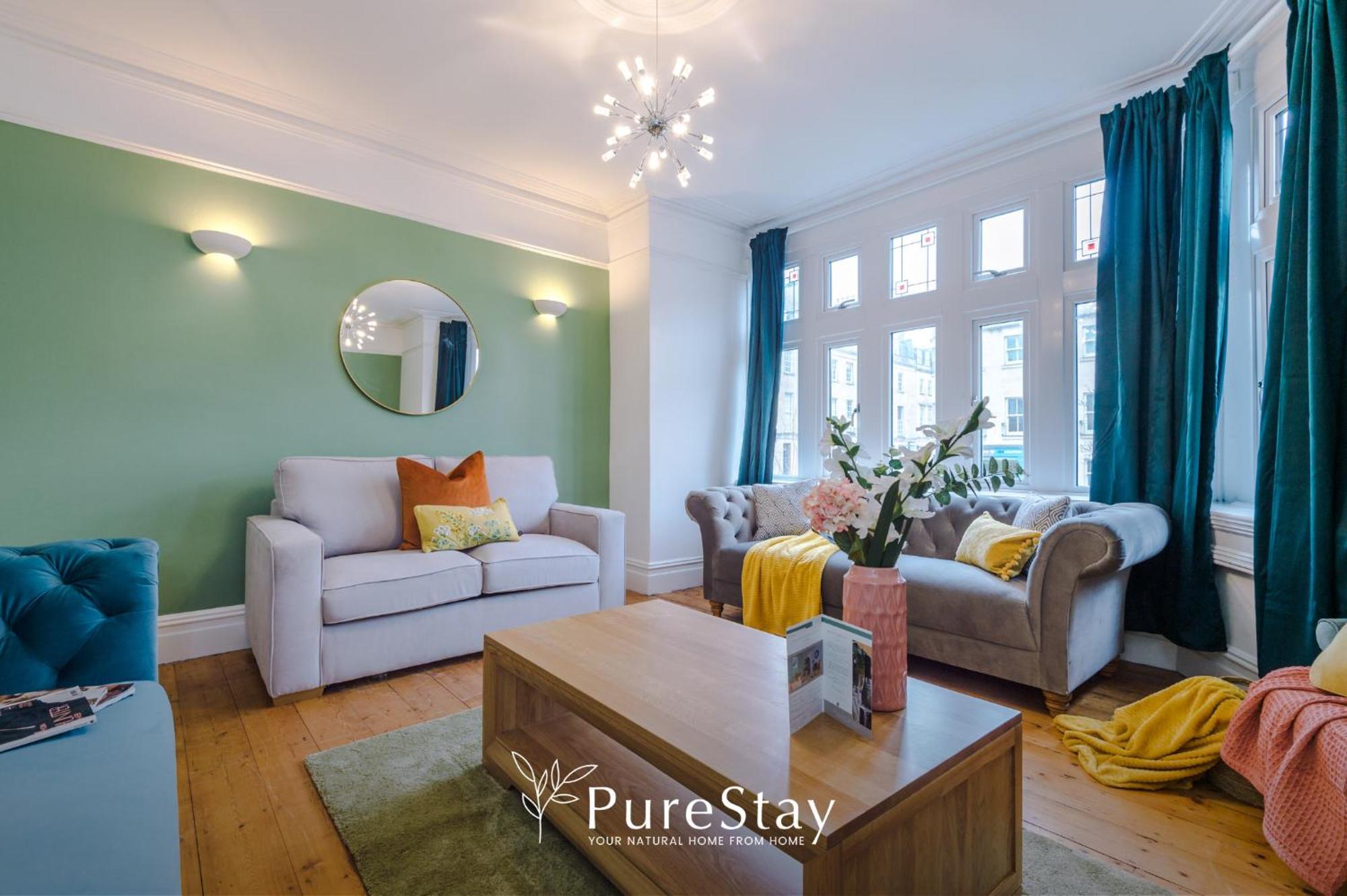 Incredible - Five Bedroom - 7 Actual Beds - 6 Bathroom House By Purestay - Central Bath With Parking Extérieur photo