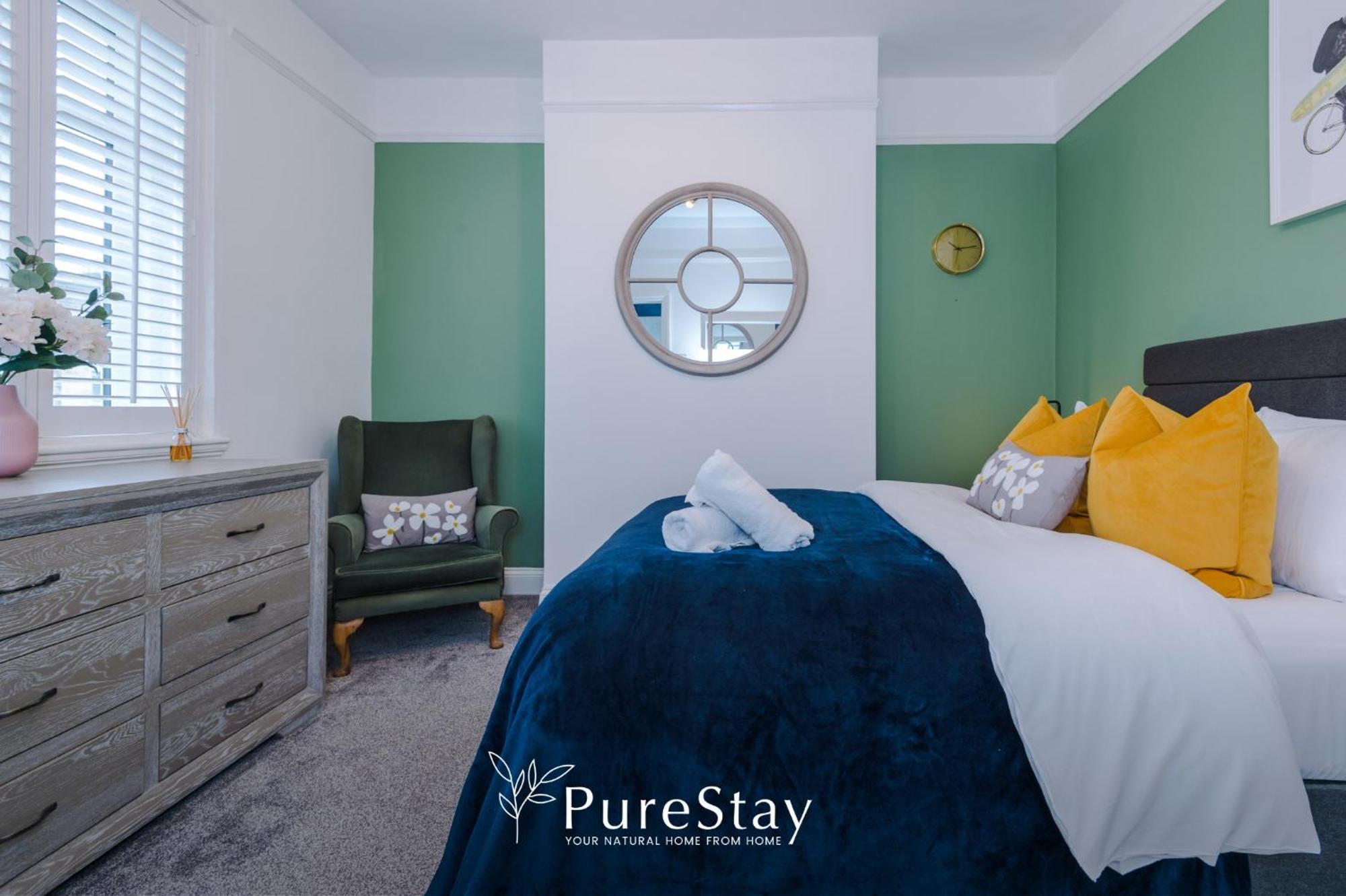 Incredible - Five Bedroom - 7 Actual Beds - 6 Bathroom House By Purestay - Central Bath With Parking Extérieur photo